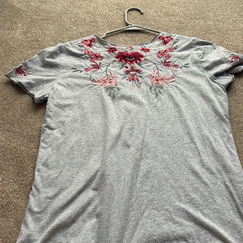 Gray Floral Embroidered Women's Top - Picture 3 of 5